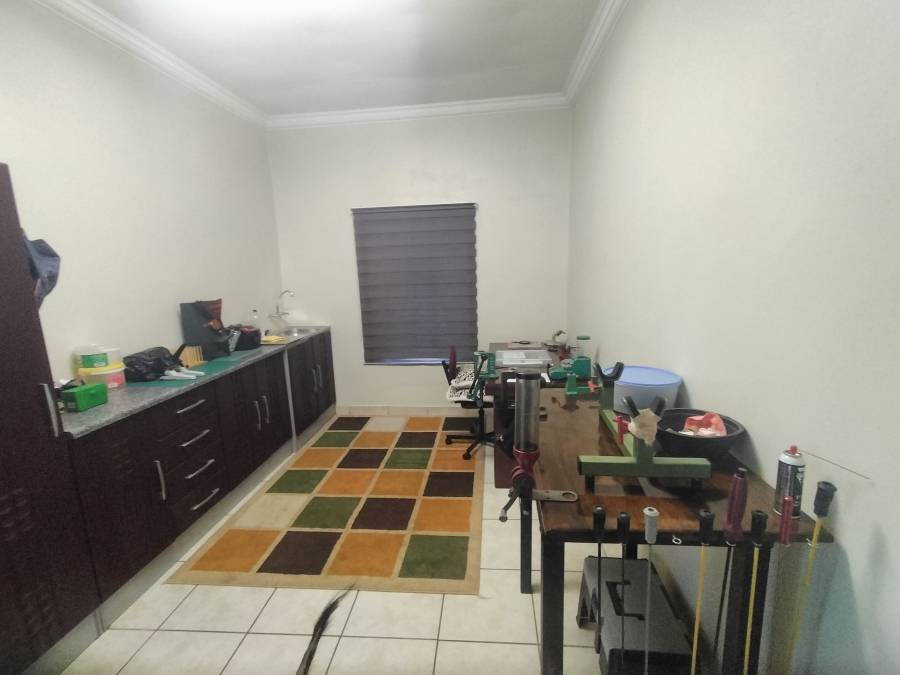 5 Bedroom Property for Sale in Amandasig Gauteng