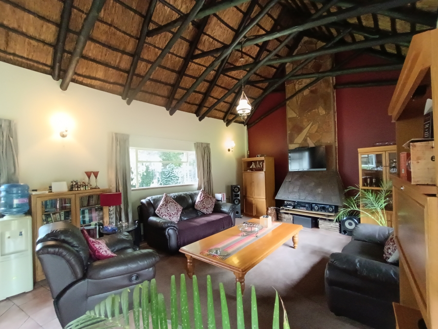 5 Bedroom Property for Sale in Clubview Gauteng