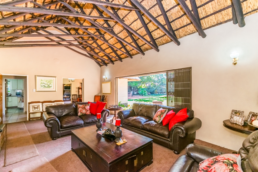 5 Bedroom Property for Sale in Clubview Gauteng