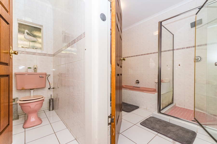 5 Bedroom Property for Sale in Clubview Gauteng