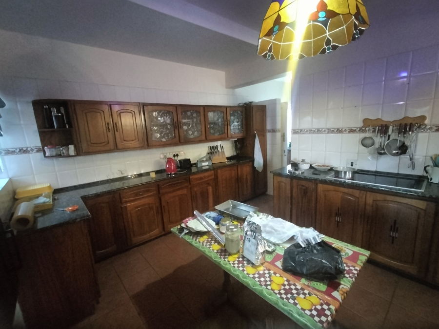 6 Bedroom Property for Sale in Florauna Gauteng