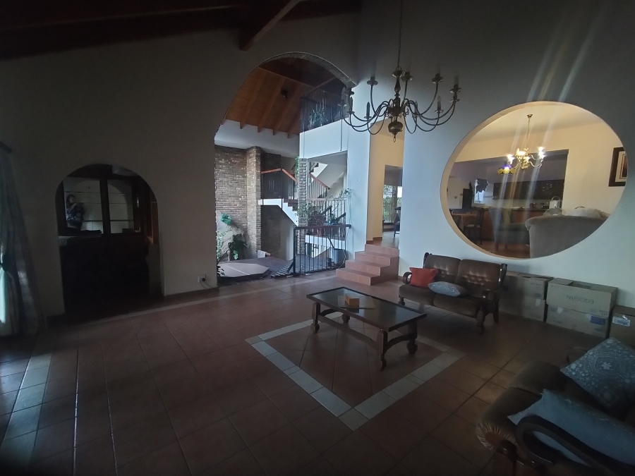 6 Bedroom Property for Sale in Florauna Gauteng
