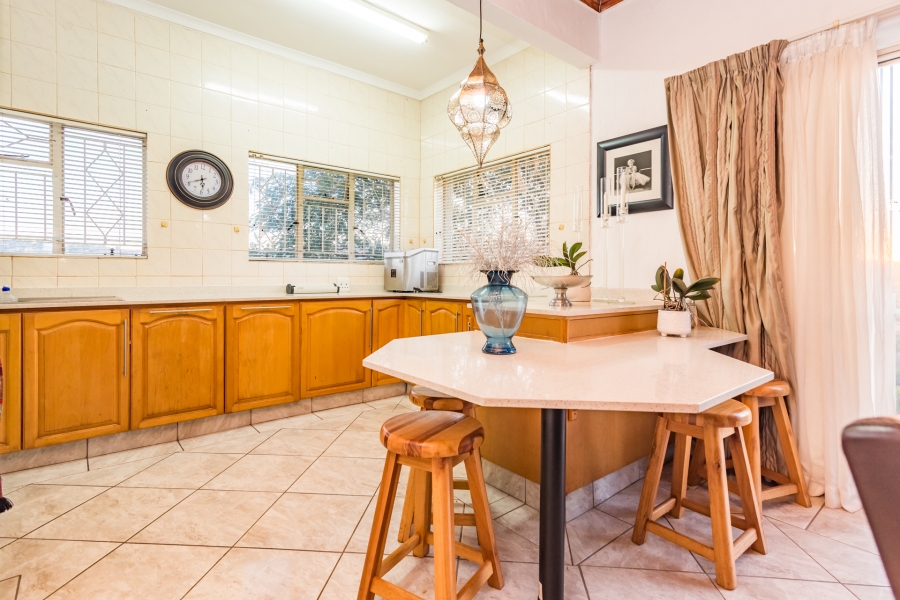 5 Bedroom Property for Sale in Roodekrans Gauteng