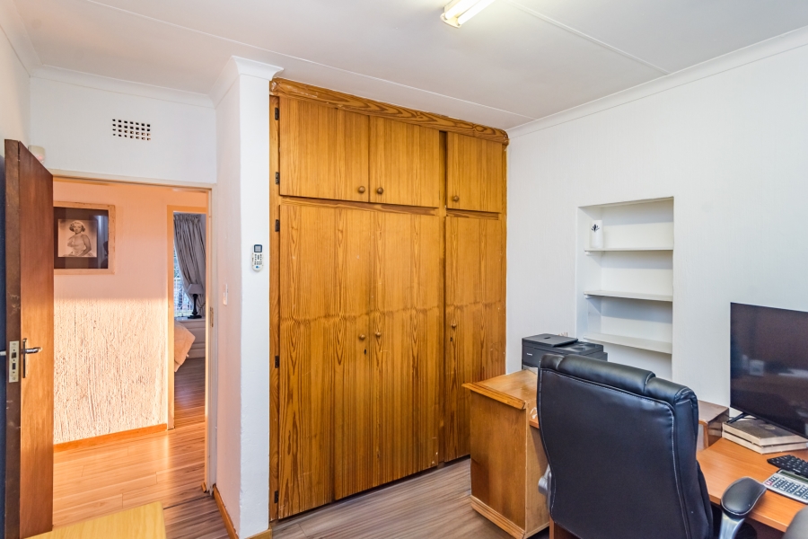 5 Bedroom Property for Sale in Roodekrans Gauteng
