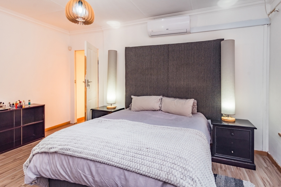 5 Bedroom Property for Sale in Roodekrans Gauteng