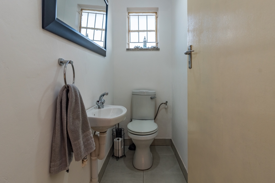 5 Bedroom Property for Sale in Roodekrans Gauteng