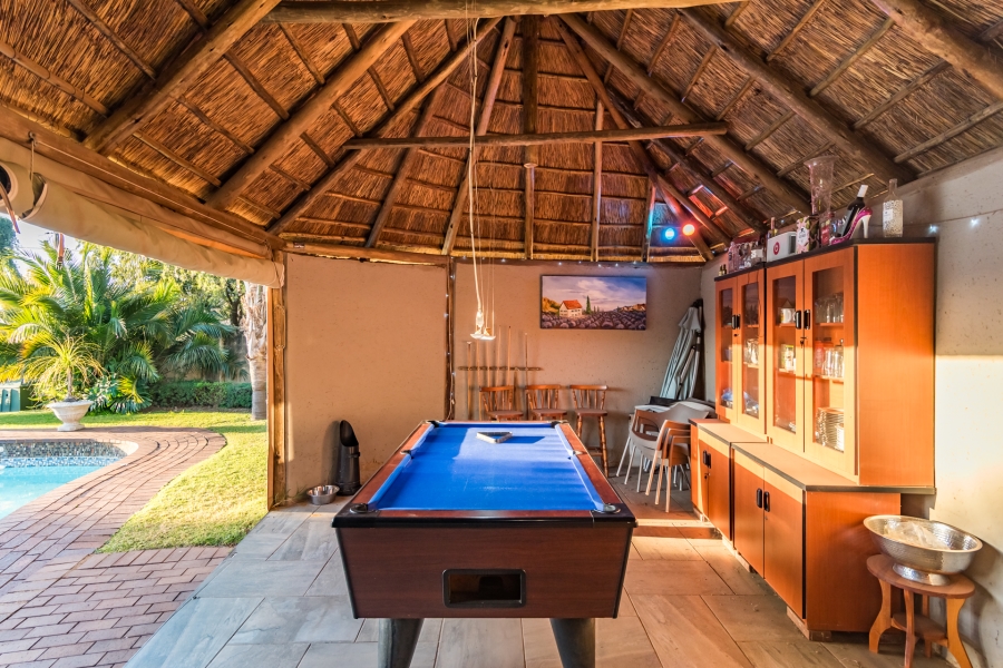 5 Bedroom Property for Sale in Roodekrans Gauteng