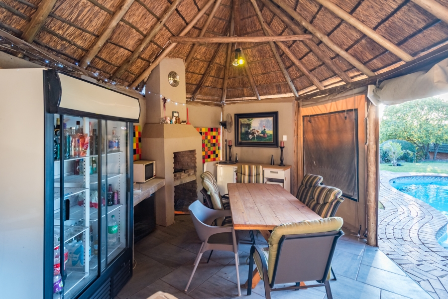 5 Bedroom Property for Sale in Roodekrans Gauteng