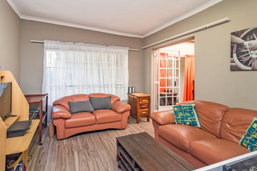 5 Bedroom Property for Sale in Roodekrans Gauteng