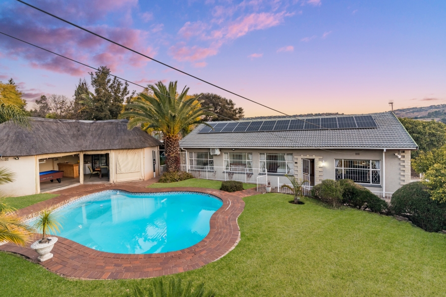 5 Bedroom Property for Sale in Roodekrans Gauteng