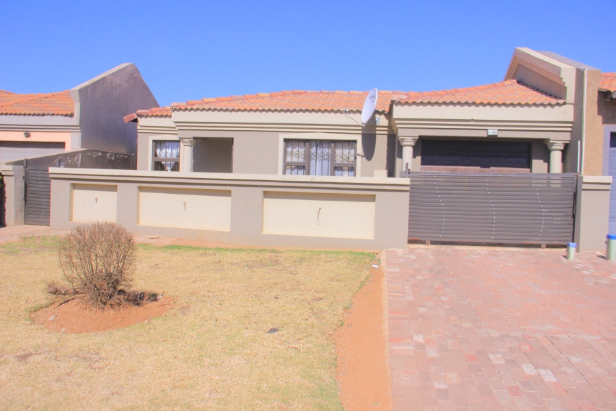 3 Bedroom Property for Sale in Roodekop Gauteng