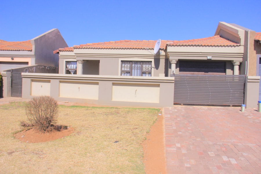 3 Bedroom Property for Sale in Roodekop Gauteng
