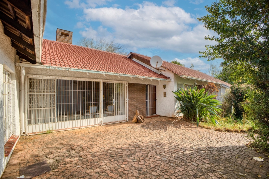 4 Bedroom Property for Sale in Linden Gauteng