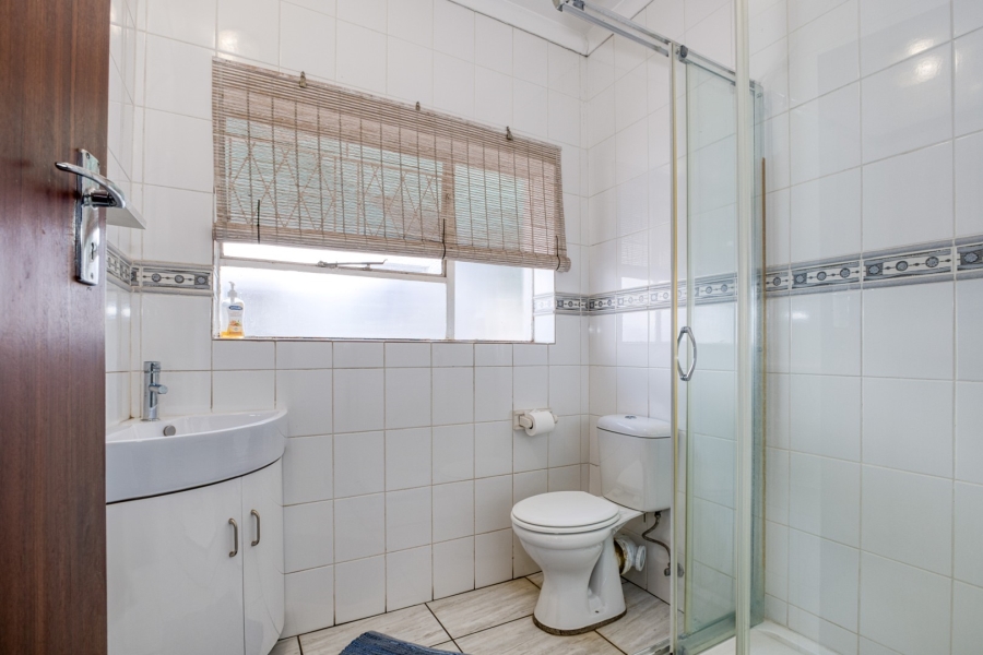 4 Bedroom Property for Sale in Linden Gauteng
