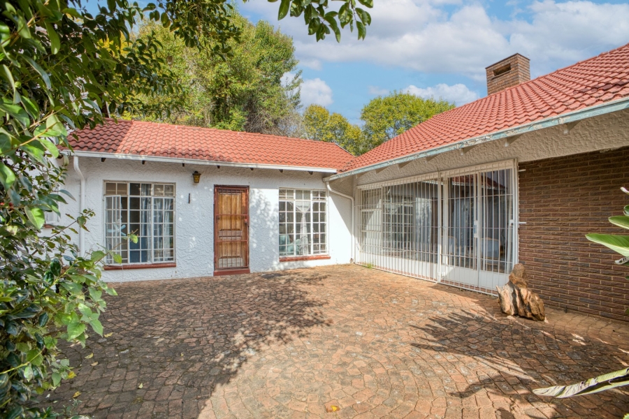 4 Bedroom Property for Sale in Linden Gauteng