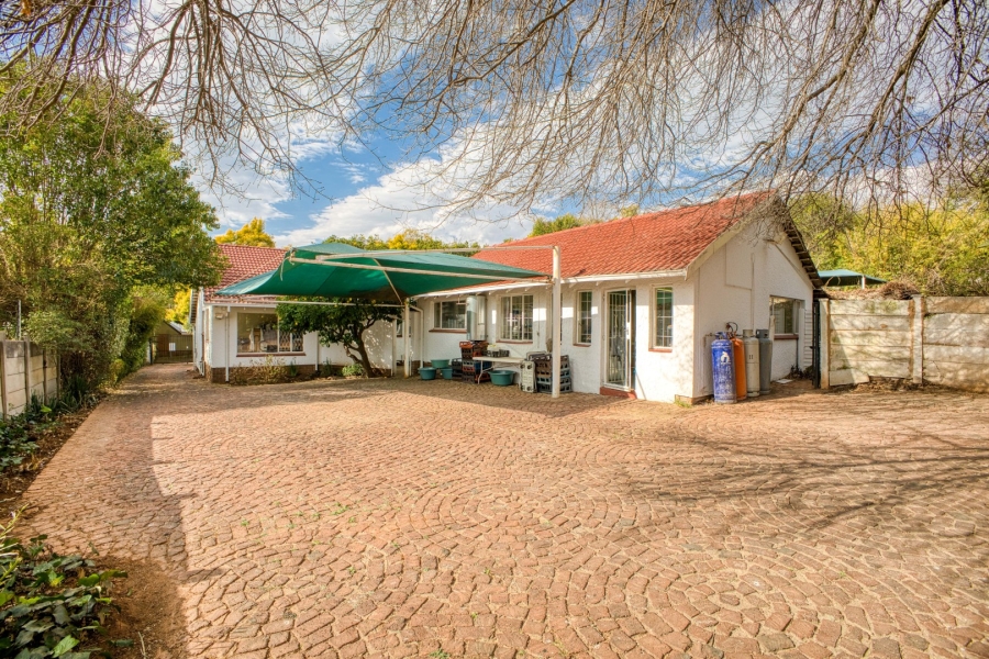 4 Bedroom Property for Sale in Linden Gauteng