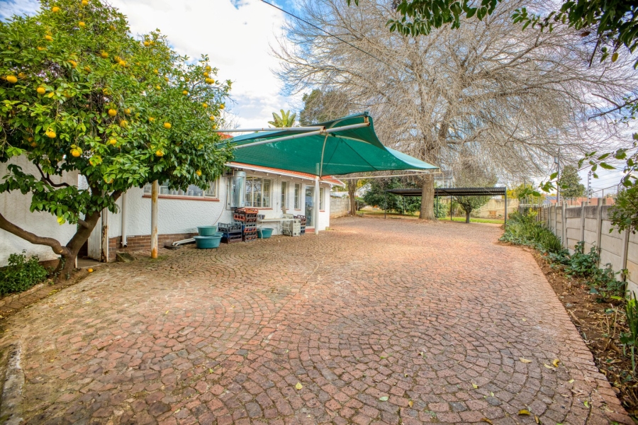4 Bedroom Property for Sale in Linden Gauteng