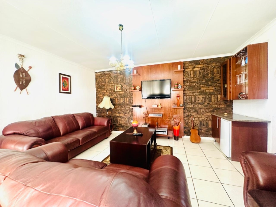 3 Bedroom Property for Sale in Brackenhurst Gauteng