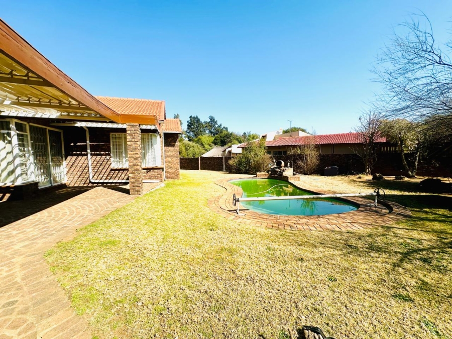 3 Bedroom Property for Sale in Brackenhurst Gauteng