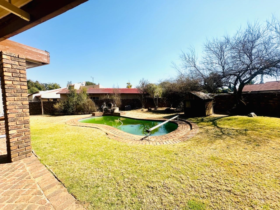 3 Bedroom Property for Sale in Brackenhurst Gauteng