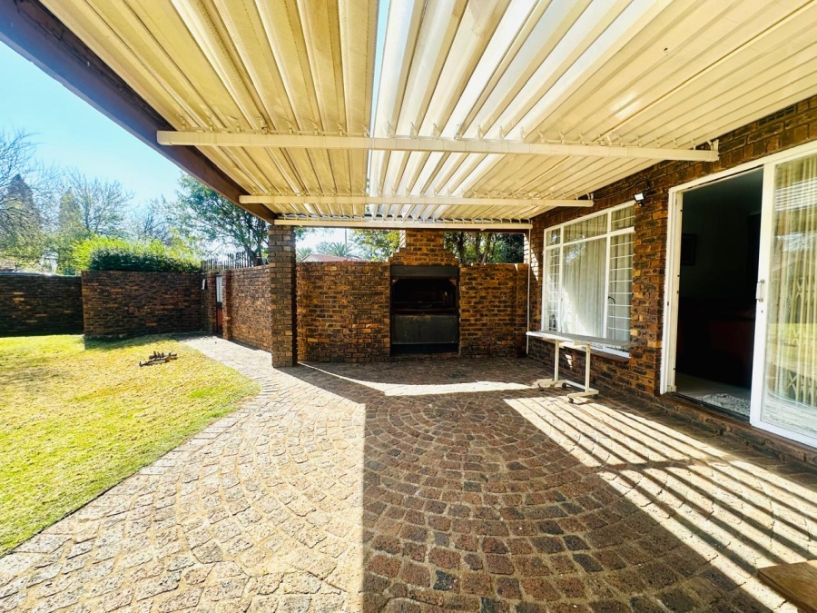 3 Bedroom Property for Sale in Brackenhurst Gauteng