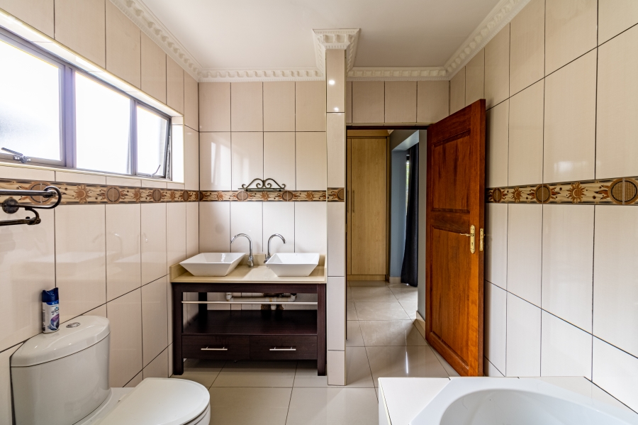 To Let 4 Bedroom Property for Rent in Willow Acres Gauteng