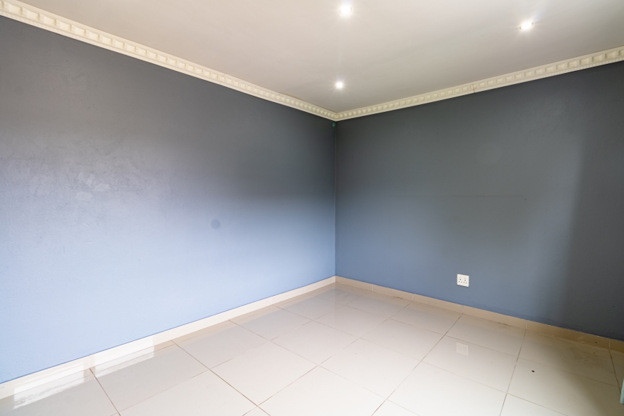 To Let 4 Bedroom Property for Rent in Willow Acres Gauteng