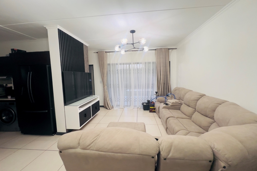 To Let 3 Bedroom Property for Rent in Kyalami Hills Gauteng