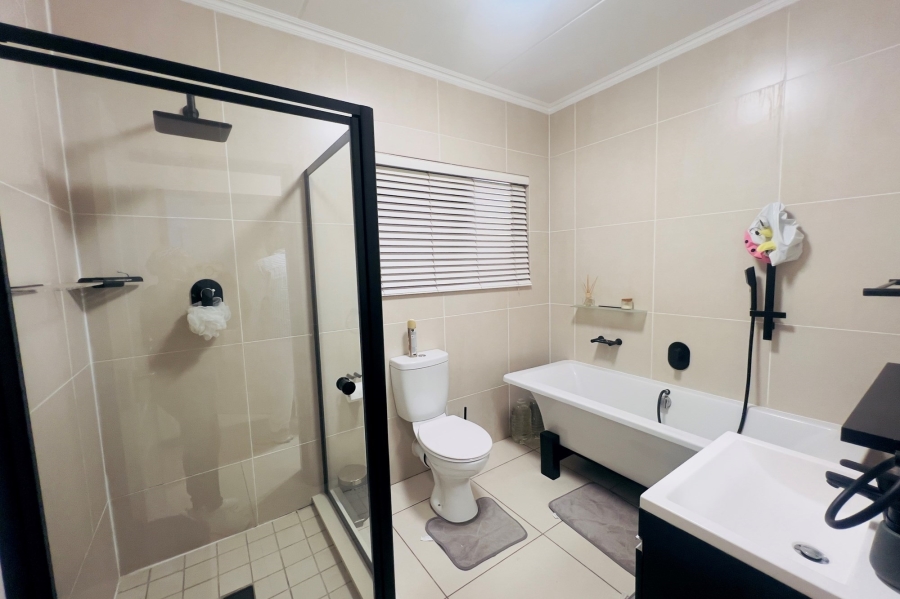 To Let 3 Bedroom Property for Rent in Kyalami Hills Gauteng
