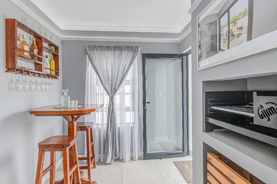 To Let 3 Bedroom Property for Rent in Glen Austin Gauteng