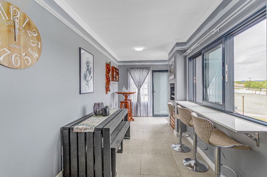 To Let 3 Bedroom Property for Rent in Glen Austin Gauteng