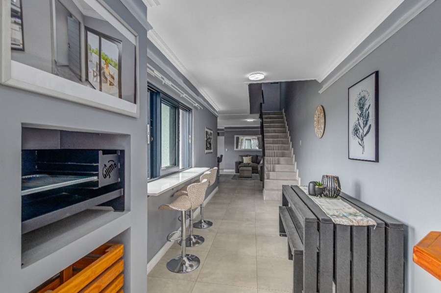 To Let 3 Bedroom Property for Rent in Glen Austin Gauteng