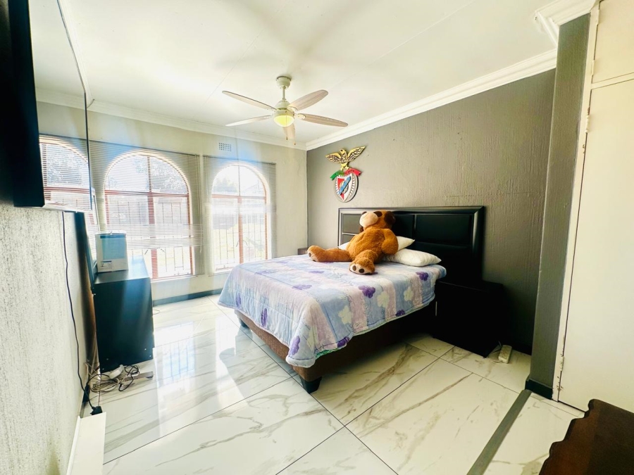4 Bedroom Property for Sale in Brackenhurst Gauteng