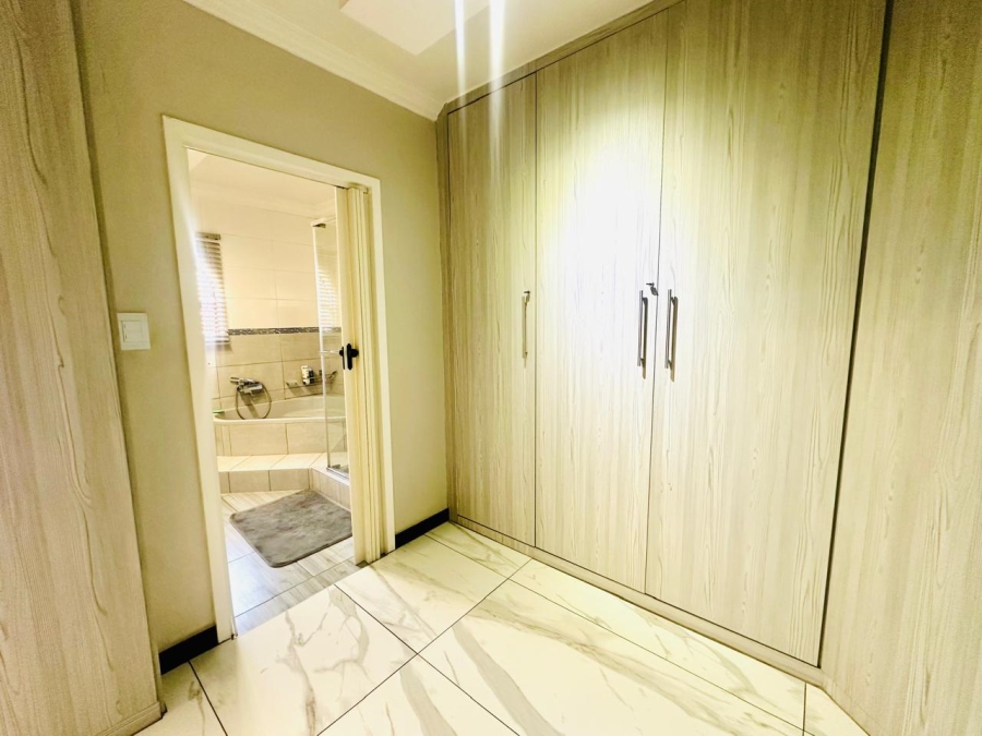 4 Bedroom Property for Sale in Brackenhurst Gauteng