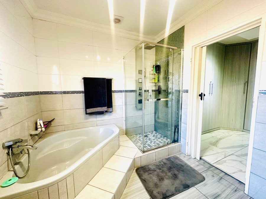 4 Bedroom Property for Sale in Brackenhurst Gauteng