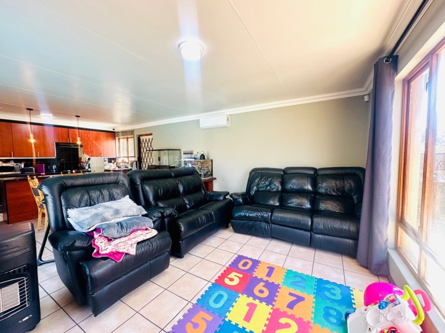 4 Bedroom Property for Sale in Brackenhurst Gauteng