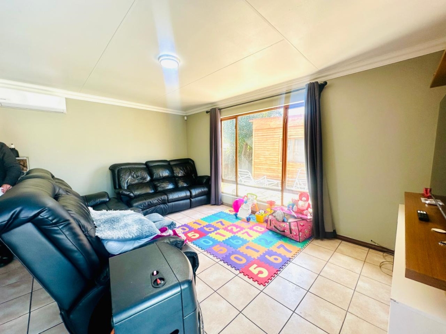 4 Bedroom Property for Sale in Brackenhurst Gauteng