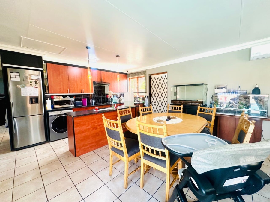 4 Bedroom Property for Sale in Brackenhurst Gauteng