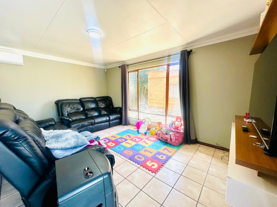 4 Bedroom Property for Sale in Brackenhurst Gauteng