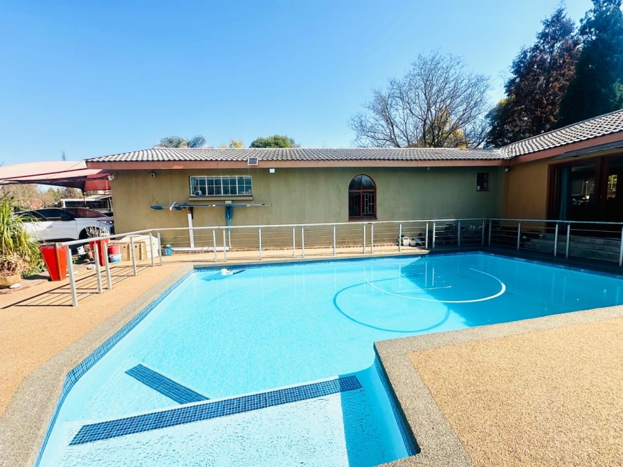 4 Bedroom Property for Sale in Brackenhurst Gauteng