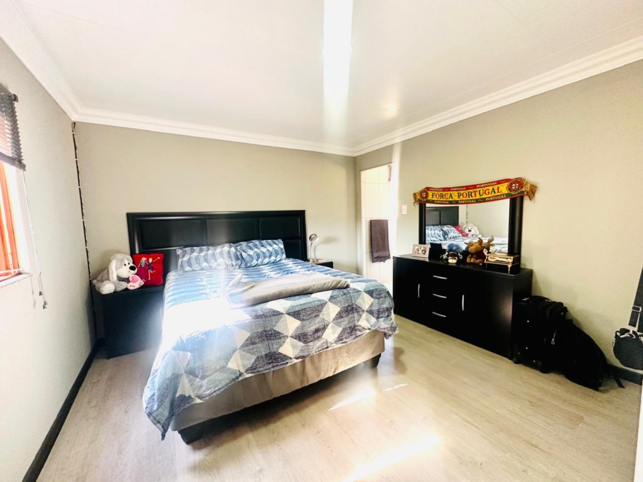 4 Bedroom Property for Sale in Brackenhurst Gauteng