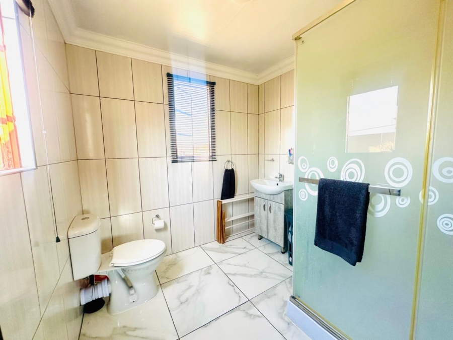 4 Bedroom Property for Sale in Brackenhurst Gauteng
