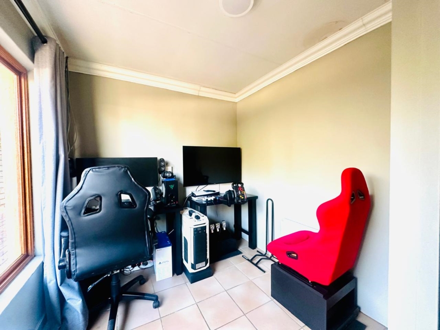 4 Bedroom Property for Sale in Brackenhurst Gauteng