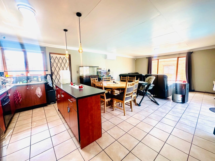 4 Bedroom Property for Sale in Brackenhurst Gauteng