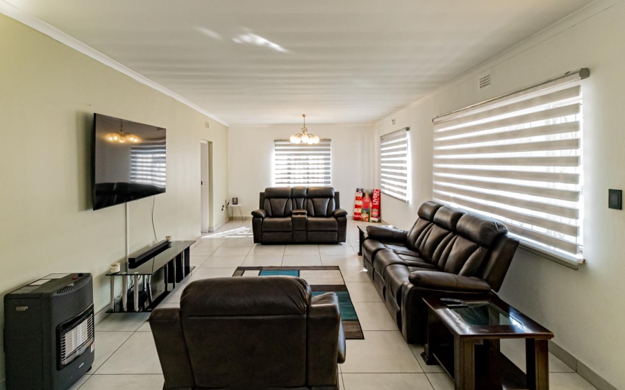 4 Bedroom Property for Sale in Bosmont Gauteng