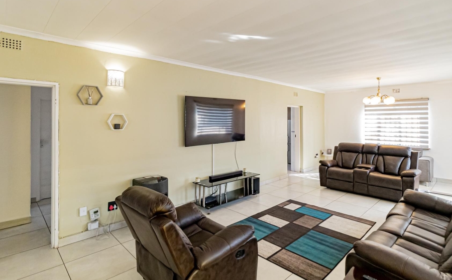 4 Bedroom Property for Sale in Bosmont Gauteng