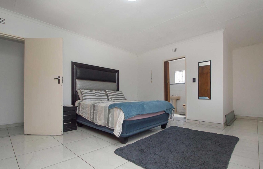 4 Bedroom Property for Sale in Bosmont Gauteng