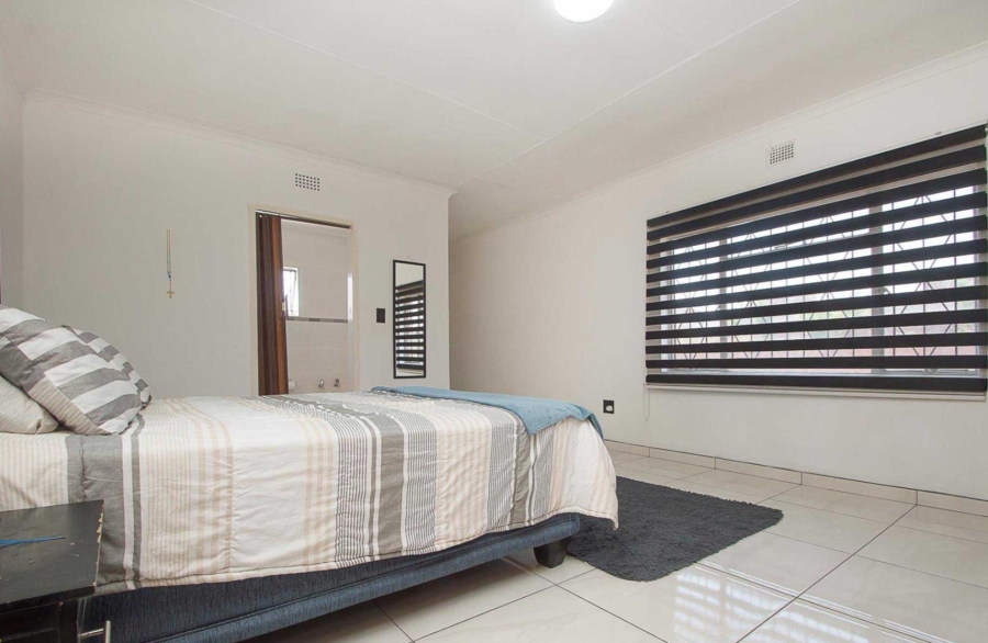 4 Bedroom Property for Sale in Bosmont Gauteng