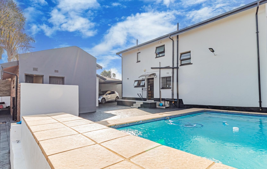 4 Bedroom Property for Sale in Bosmont Gauteng