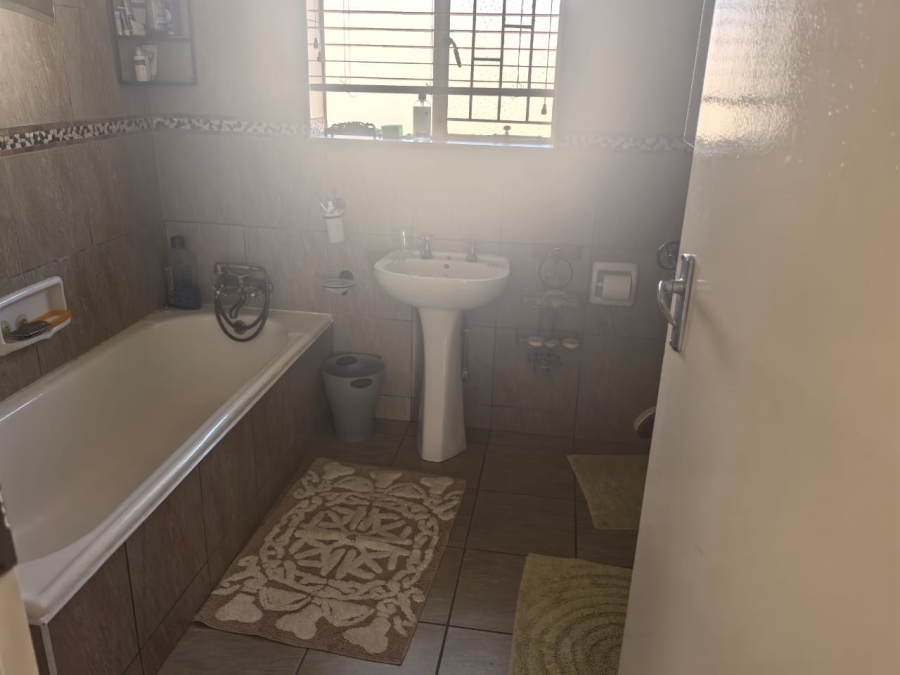 4 Bedroom Property for Sale in Florida Gauteng